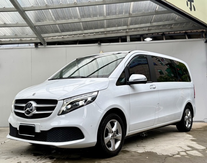 售21年 V220d 7人座 原版件