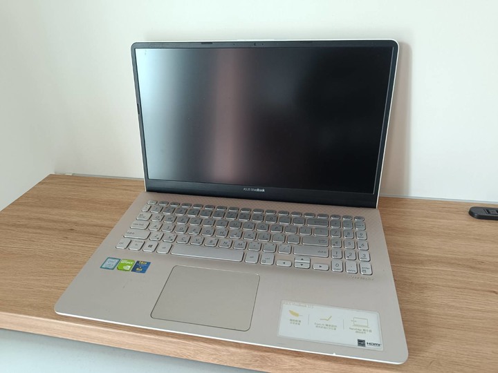 【二手功能正常】ASUS Vivobook S15 S530u / 15.6吋Full HD/i5-8250u / 8G / 240G SSD / MX130