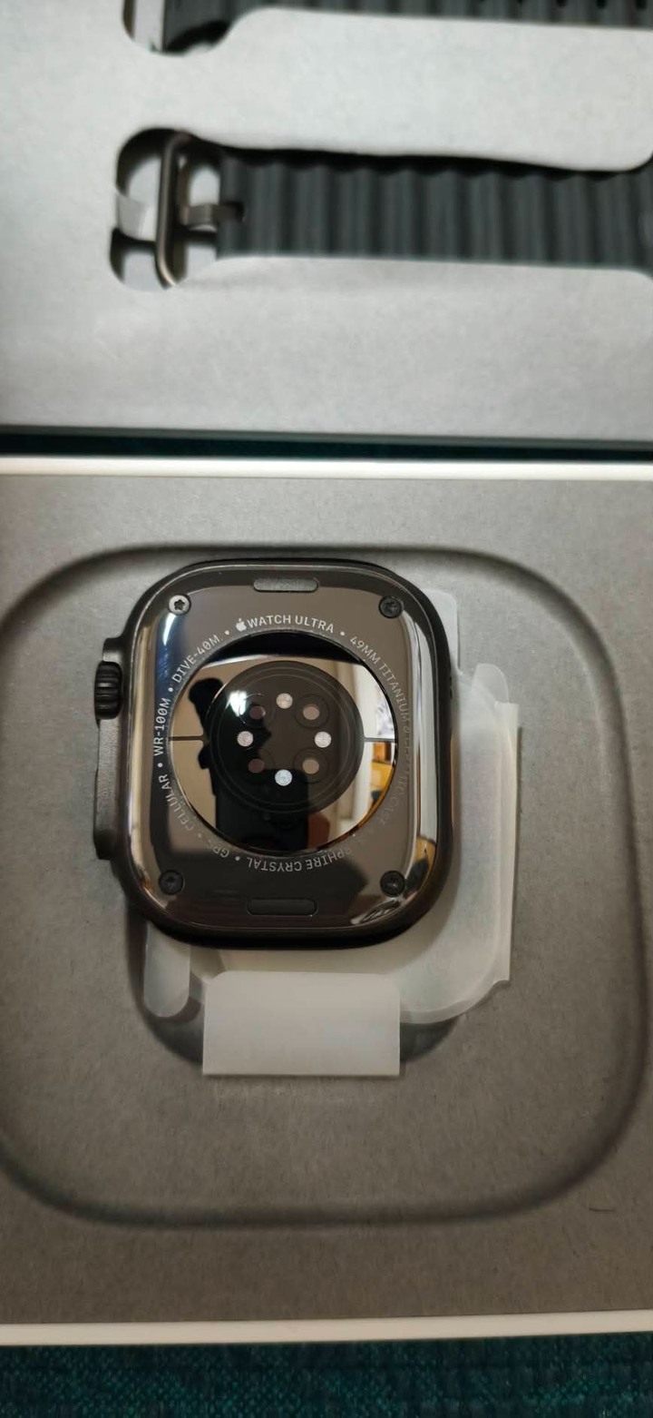 售 Apple Watch Ultra 3 黑色鈦金屬 GPS + 行動網路 (原廠保固中)
