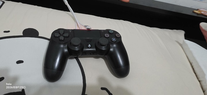 PS4 pro 便宜賣2500元帶走