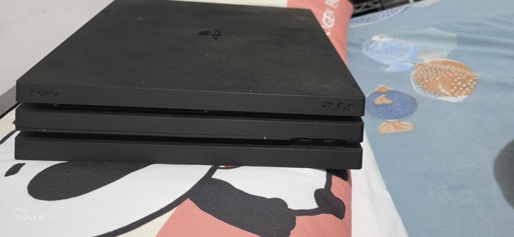 PS4 pro 便宜賣2500元帶走