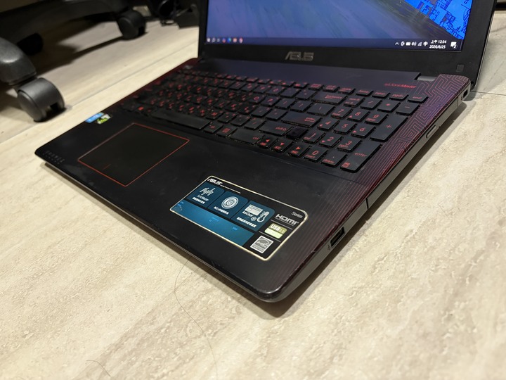 ASUS獨顯遊戲筆電【i7-4720HQ｜4~12GB｜GTX 950｜240~960GB｜15.6吋螢幕】華碩