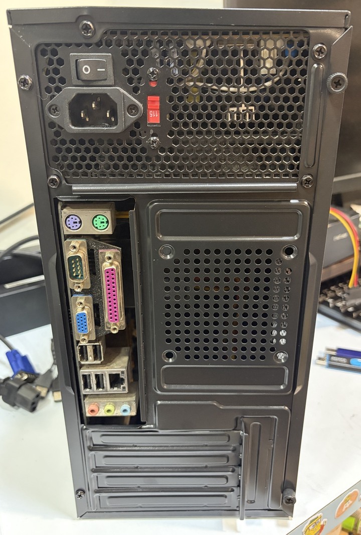 intel四核心主機【Q8400處理器｜4GB 記憶體｜500GB 硬碟｜500W電源】