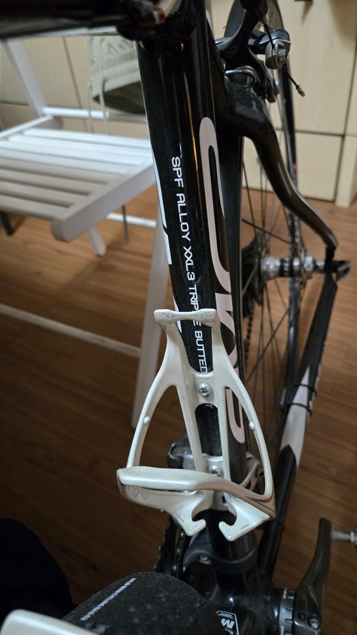 痛清兩台公路車，求帶走！???? (桃園蘆竹自售)/EMC² Etape Team (紅白黑)/Louis Garneau (橘黑配色)