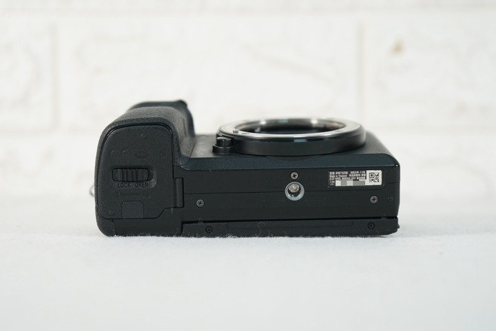Sony ILCE-6400 A6400+E 18-135mm F3.5-5.6 OSS 公司貨 快門數5082
