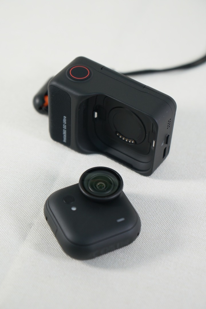 Insta360 GO Ultra 微型4K相機 保固中