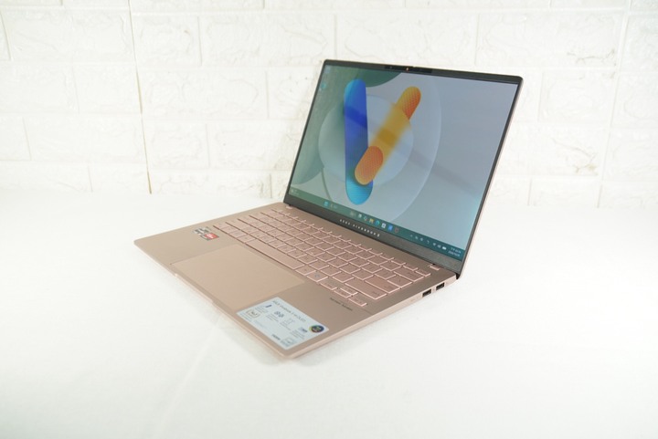 ASUS M5406NA 14吋OLED筆電 R5-7535HS/16G/512G SSD 保固中