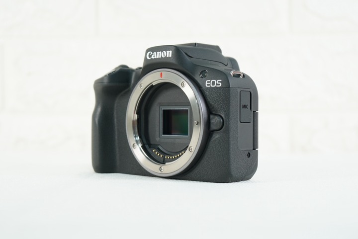 Canon EOS R50+RF-S 18-45mm F4.5-6.3 IS STM 快門小於1000 公司貨
