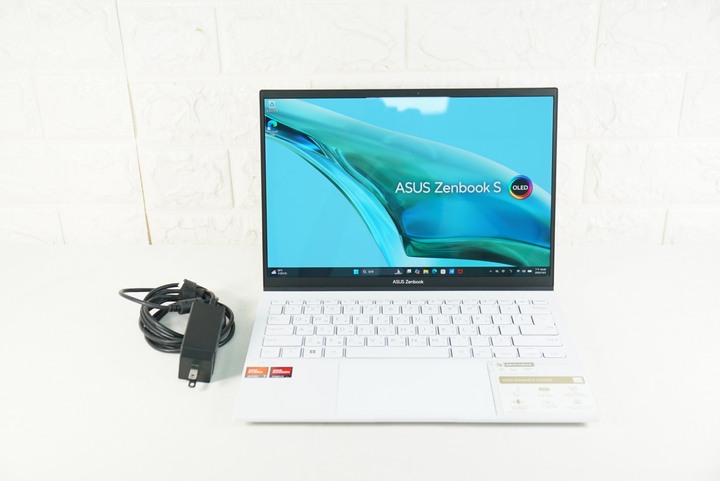 ASUS UM5302LA 13吋 2.8K輕薄筆電 R7-7840U/16G/1T SSD