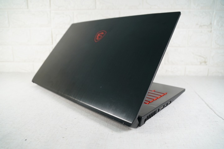 MSI GF75 10SCSR-483TW 電競 i7-10750H/8G/1T+512SSD/GTX1650Ti