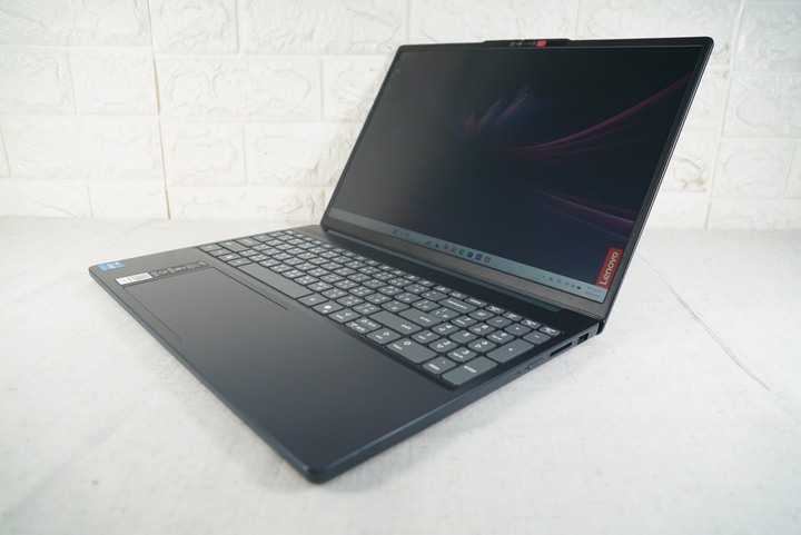 Lenovo IdeaPad Slim 3 15IRH10 效能筆電 i5-13420H/16G/512SSD 保固中