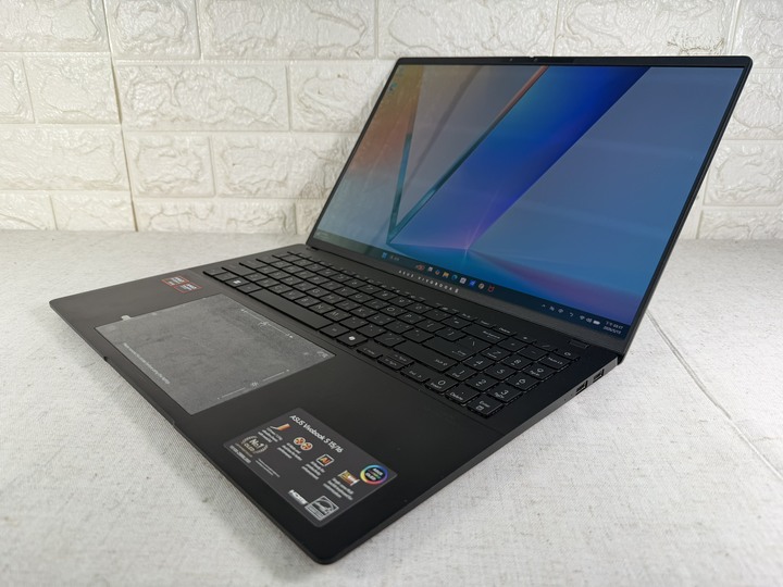 ASUS M5606WA OLED 16吋AI筆電 Ryzen AI 9 370/32G/1T SSD 保固中