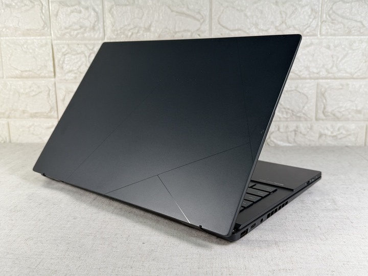 ASUS UX8406CA 14吋AI觸控OLED雙螢幕筆電 U9-285H/32G/1T SSD 保固中
