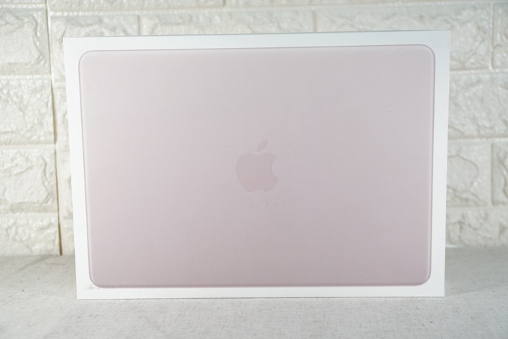 Apple MacBook Neo 13吋 A18 Pro/8G/256G 胭粉色 全新未拆