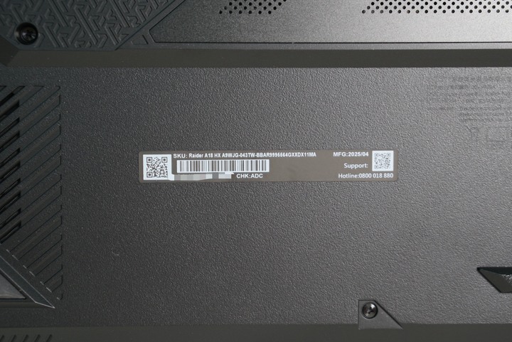 MSI Raider A18 HX A9WJG 電競 R9-9955HX3D/64G/2T/RTX5090 保固中