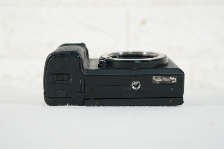 Sony ILCE-6400 A6400 數位單眼相機 公司貨 快門數3332