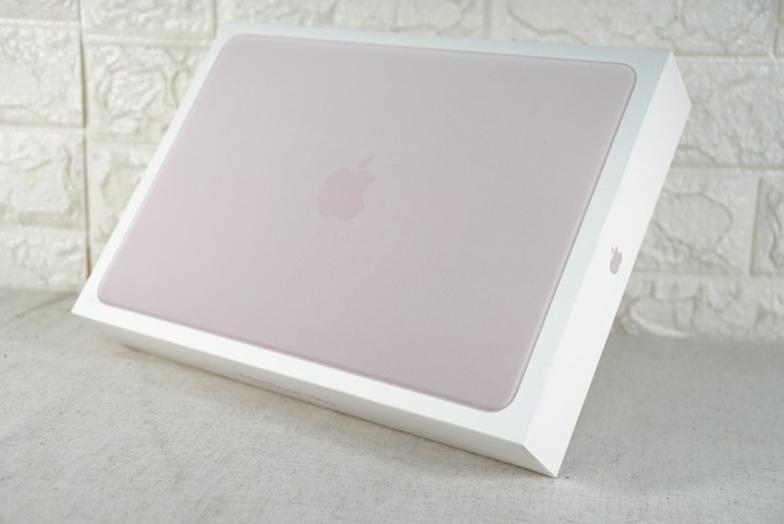 Apple MacBook Neo 13吋 A18 Pro/8G/256G 胭粉色 全新未拆