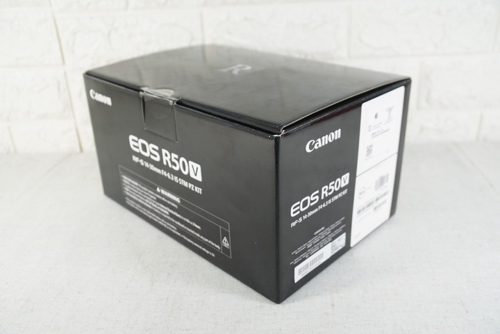 Canon EOS R50V+RF-S14-30mm F4-6.3 IS STM PZ 全新品