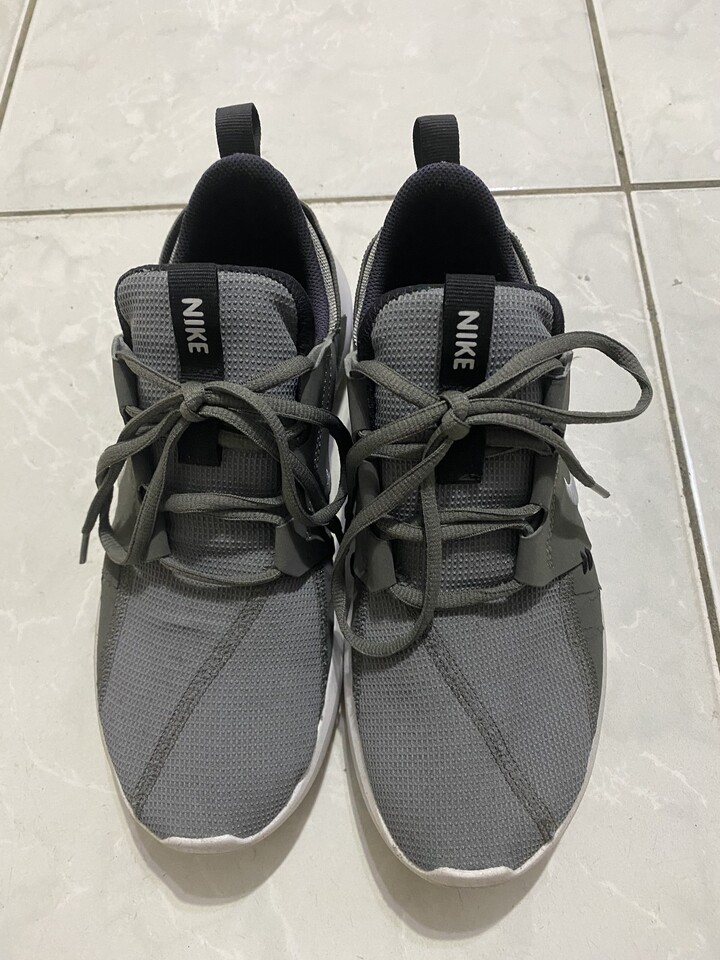 NIKE 慢跑鞋 US 9號 (很少穿)