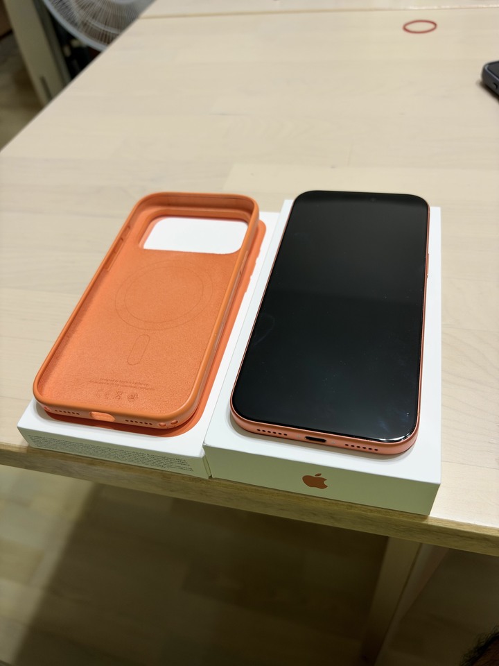 狀態非常好的橘色iPhone 17 Pro Max 256g手機一隻