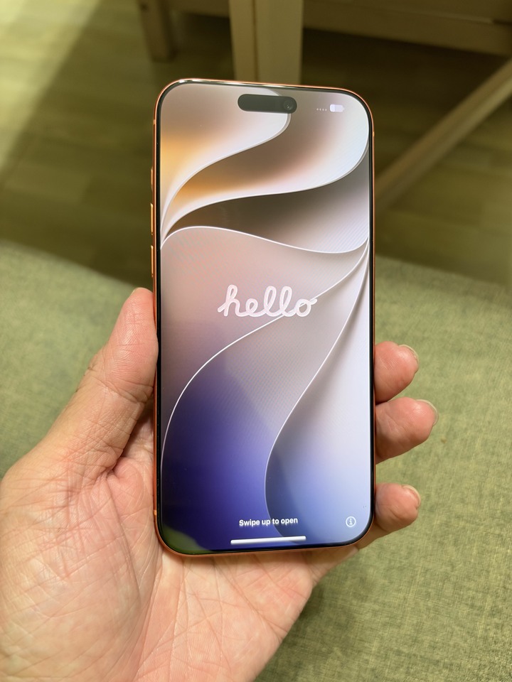 狀態非常好的橘色iPhone 17 Pro Max 256g手機一隻