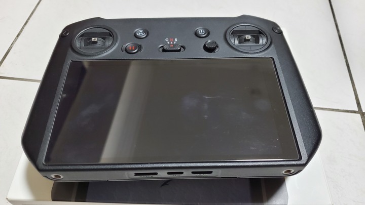 DJI RC PRO 帶屏搖控器