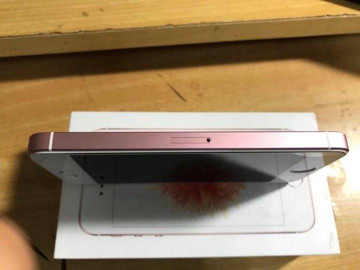 Apple iPhone SE (16GB) 玫瑰金