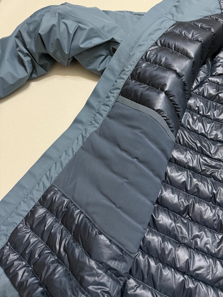 Mountain Hardwear Storm 防水800FP羽絨外套 M
