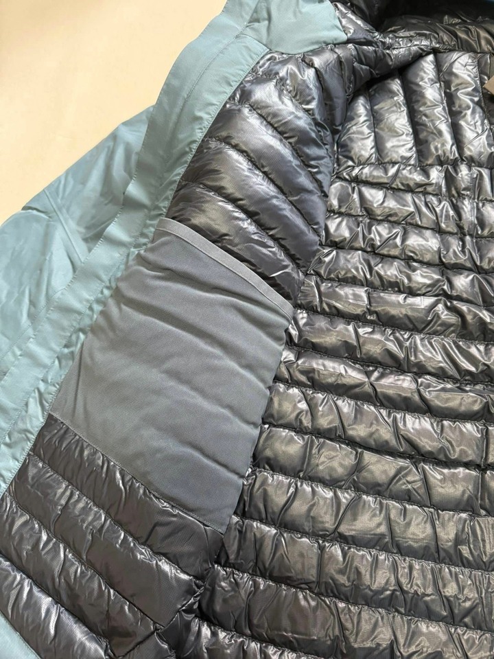 Mountain Hardwear Storm Whisperer 羽絨外套M