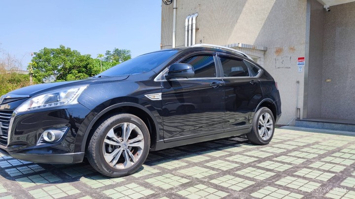 2016年出廠LUXGEN U6 ECO休旅車,1.8的稅金/KICKS/Corolla Cross/Yaris Cross/HR-V/Venue/CX3請參考