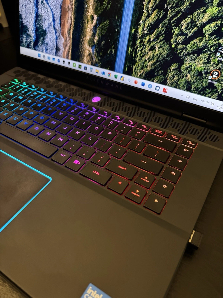 ALIENWARE x16 R1