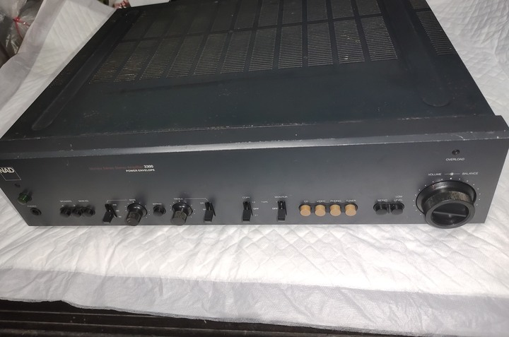 售一台NAD 3300擴大機除電源線有重接過如圖2其他都原裝