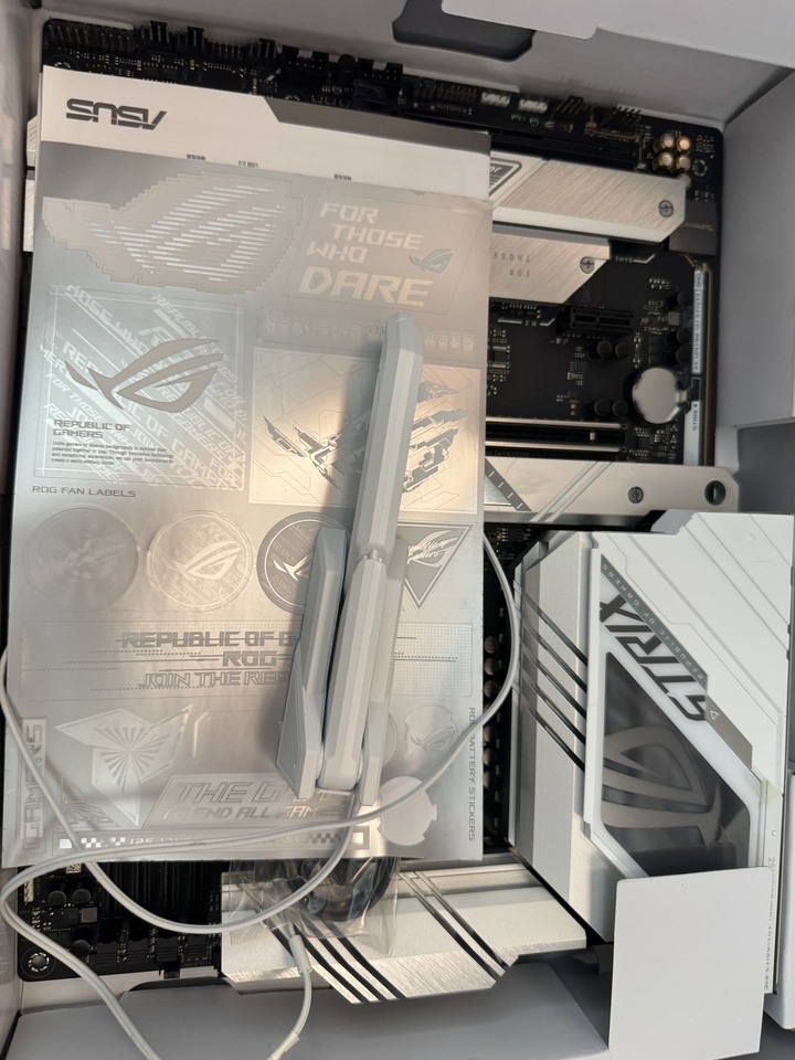 ROG STRIX Z790-A GAMING WIFI II D5