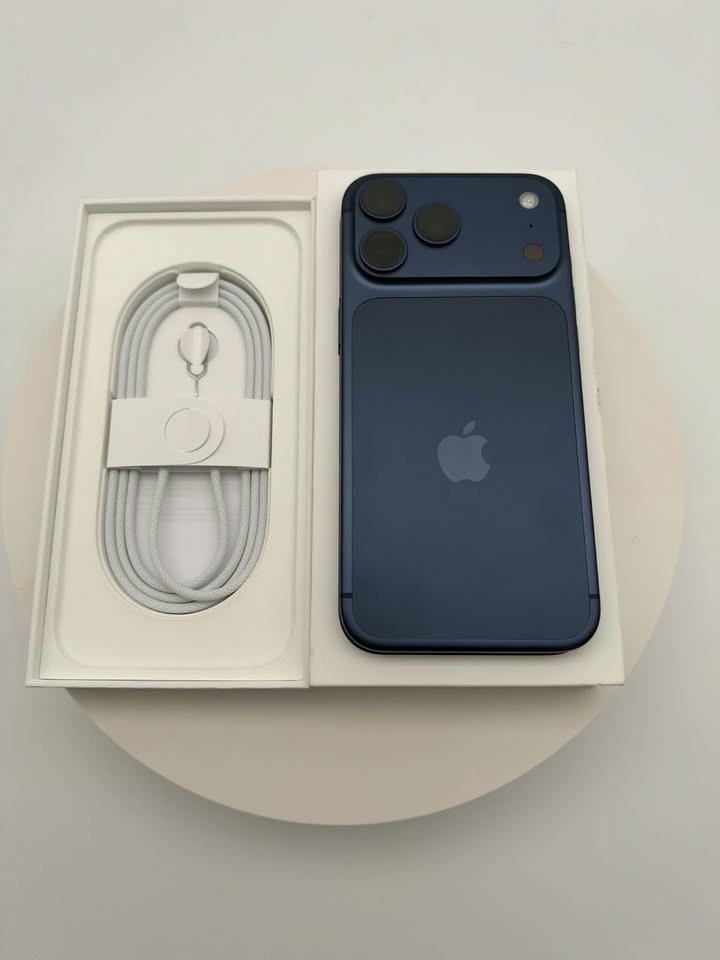 IPHONE 17pro max 256G 藏藍色