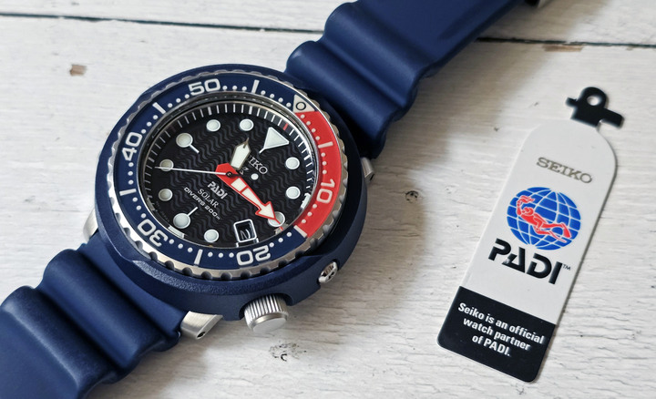 Seiko PROSPEX SNE499P1。200M光動能潛水錶。百事可樂配色。鮪魚罐頭。SNE499J1。SNE499。SNE497