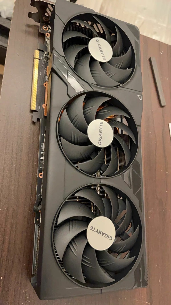NVIDIA 4080 32G 三風扇魔改