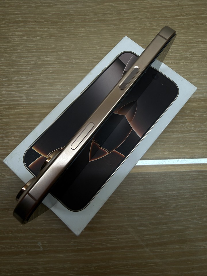 iPhone 16 Pro 256GB 沙漠色鈦金屬 電池94%