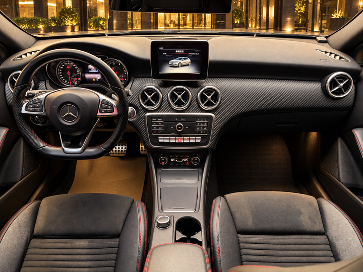 2017 Benz A180 運動版|4.8萬公里|58.8萬