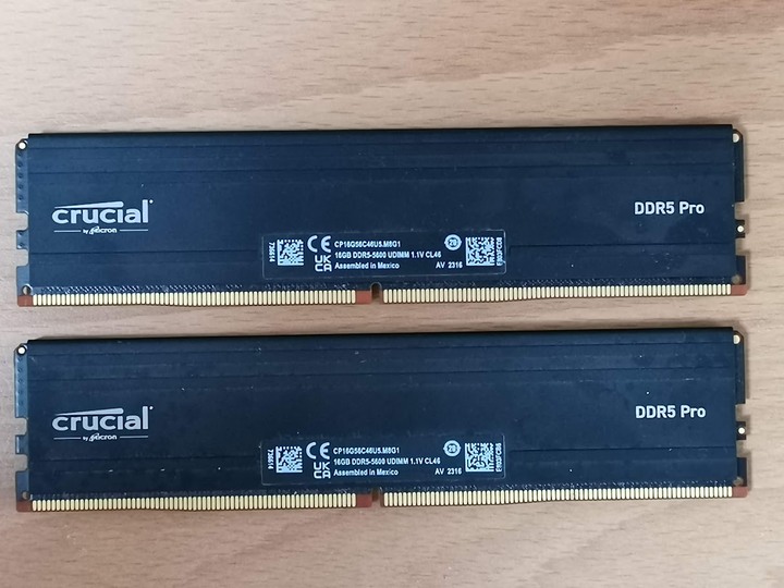 Micron 美光 Crucial PRO DDR5 5600 32GB (16GBx2) 桌上型記憶體 黑