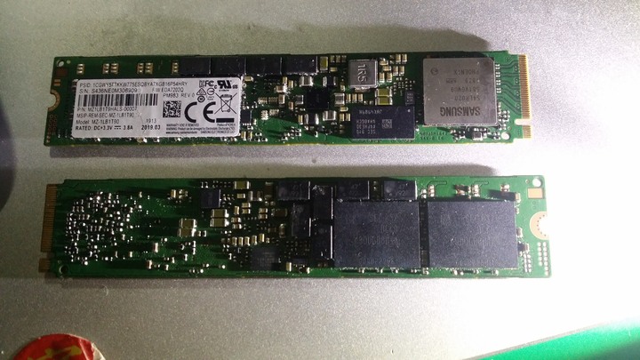 三星 Samsung PM983 2TB M.2 SSD, 資料中心伺服器退役 