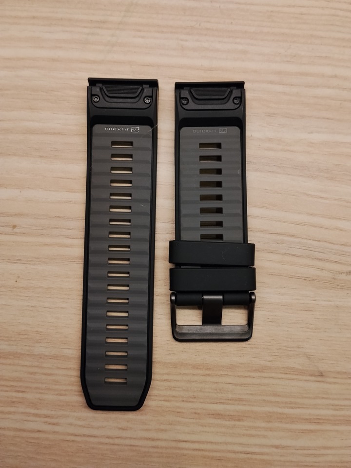 全新 Garmin 原廠 26 mm 戰術尼龍錶帶 + 矽膠錶帶 + 充電線