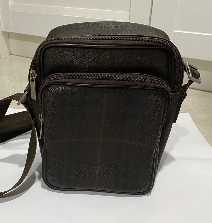 正版Burberry 肩背包/斜背包
