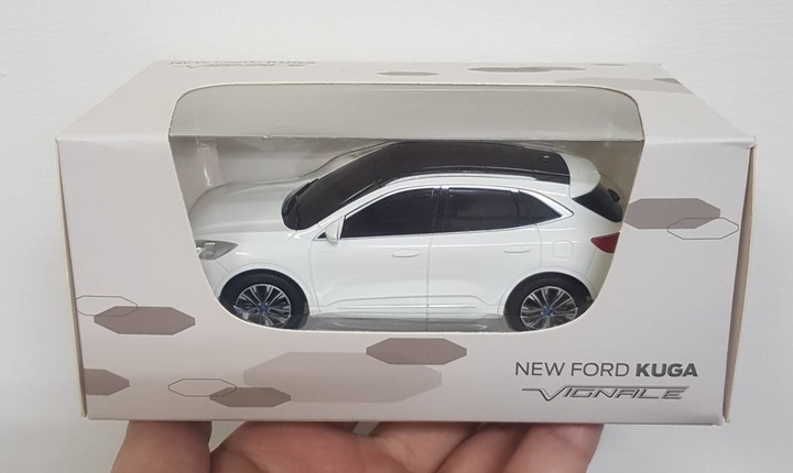Kuga 福特原廠Ford New KUGA VIGNALE 模型車 迴力車 白色 1:43 全新盒裝