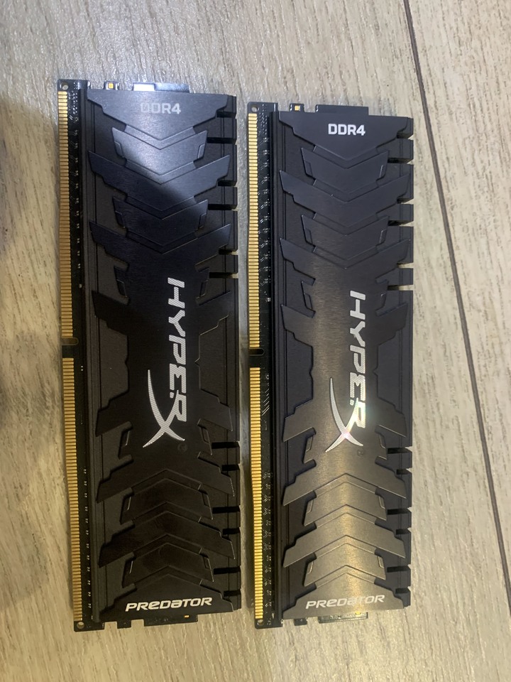 金士頓8G*2 DDR4‑3200 超頻記憶體