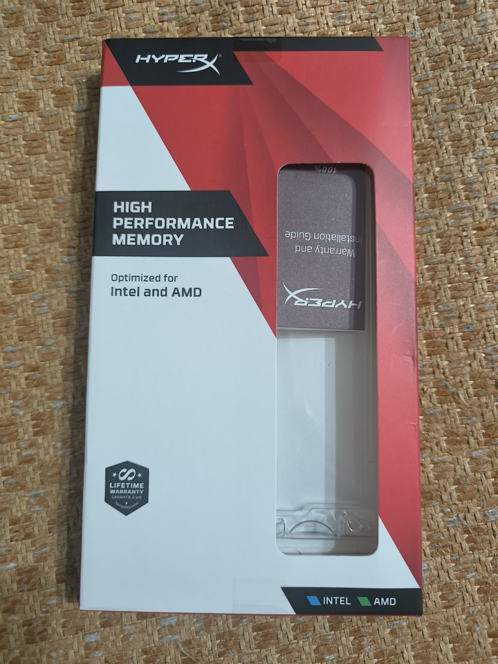 金士頓DDR4 2400 8G*2