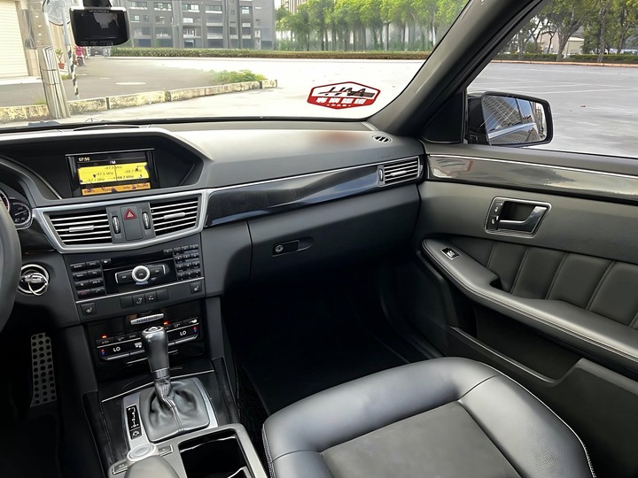 自售2011年賓士E200 1.8CGI渦輪增壓認證車 E250 E300 C200