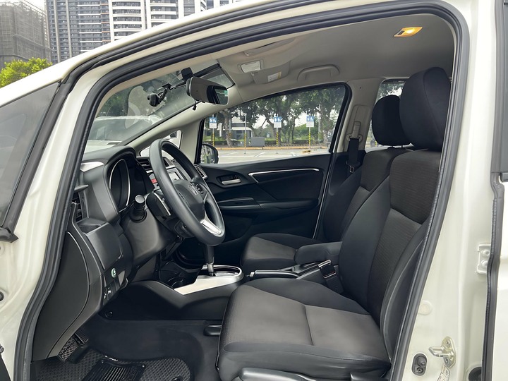 自售2016年本田FIT 1.5VTI-S 飛特定速最頂級款 TIIDA YARIS SWIFT