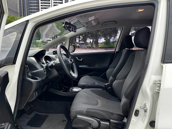 自售2013年本田FIT飛特頂級定速1.5L YARIS SWIFT CIVIC MINI