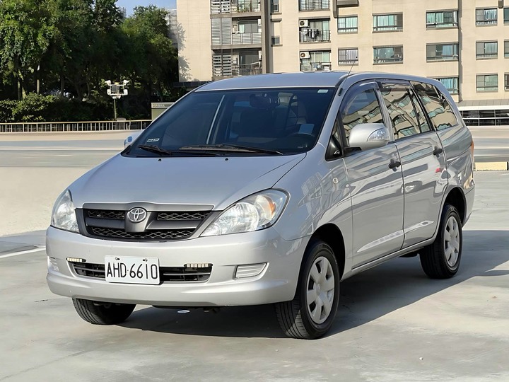 自售2014年自排英諾瓦休旅車INNOVA2.0E版 ZINGER 菱利廂車