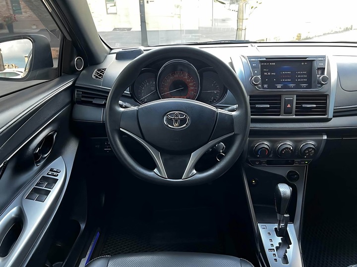 自售2015年大鴨YARIS1.5L跑少認證車 VIOS ALTIS FIT SWIFT MINI